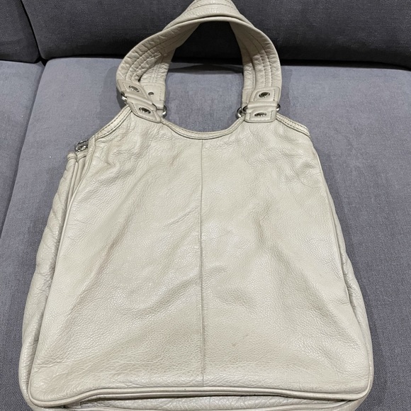 Marc by Marc Jacobs
Cream Leather Tote - Picture 2 of 5